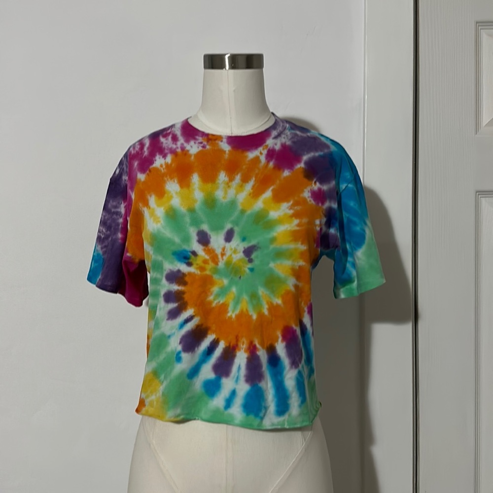 Tie dye cropped tee